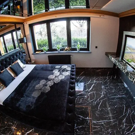 Willa Pulkowa Apartment *
